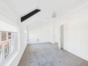 Lounge 2b- click for photo gallery